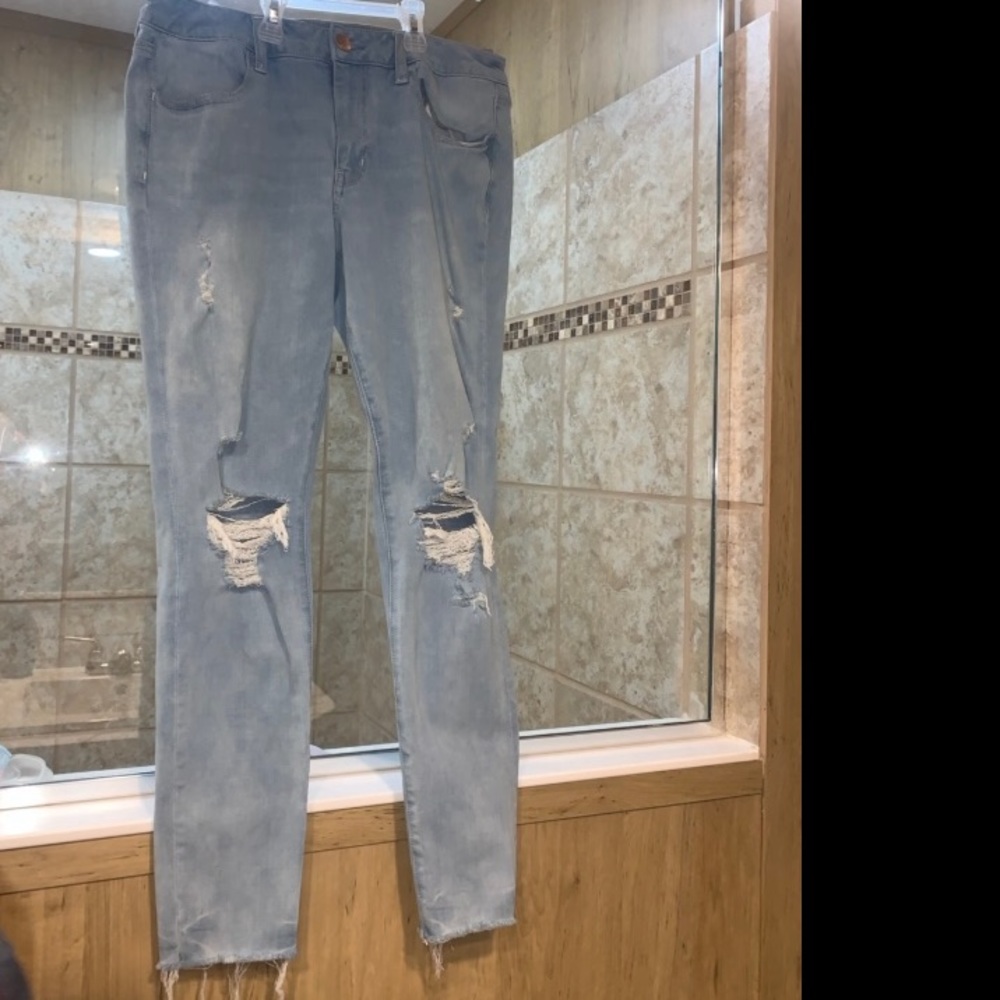 LIKE NEW SIZE 12 AMERICAN EAGLE JEGGING JEANS